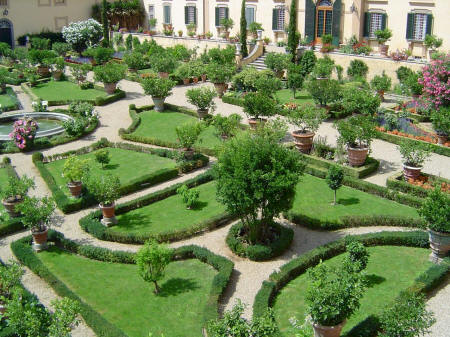 The garden of Villa Poggio Torselli